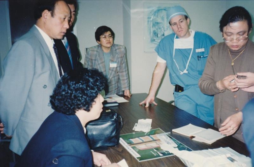 1996年11月,，赴美國學(xué)習(xí)無痛分娩技術(shù).jpg